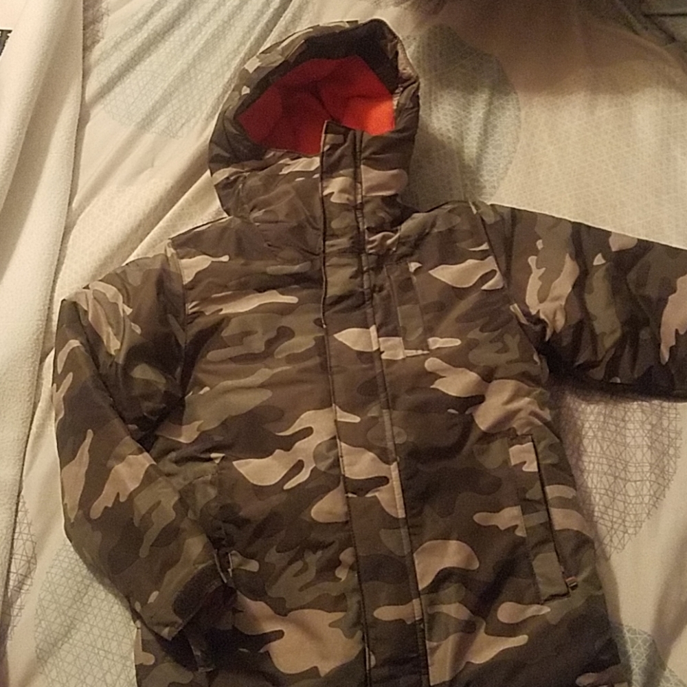 Camo puffer and fleece jacket. 2 in 1